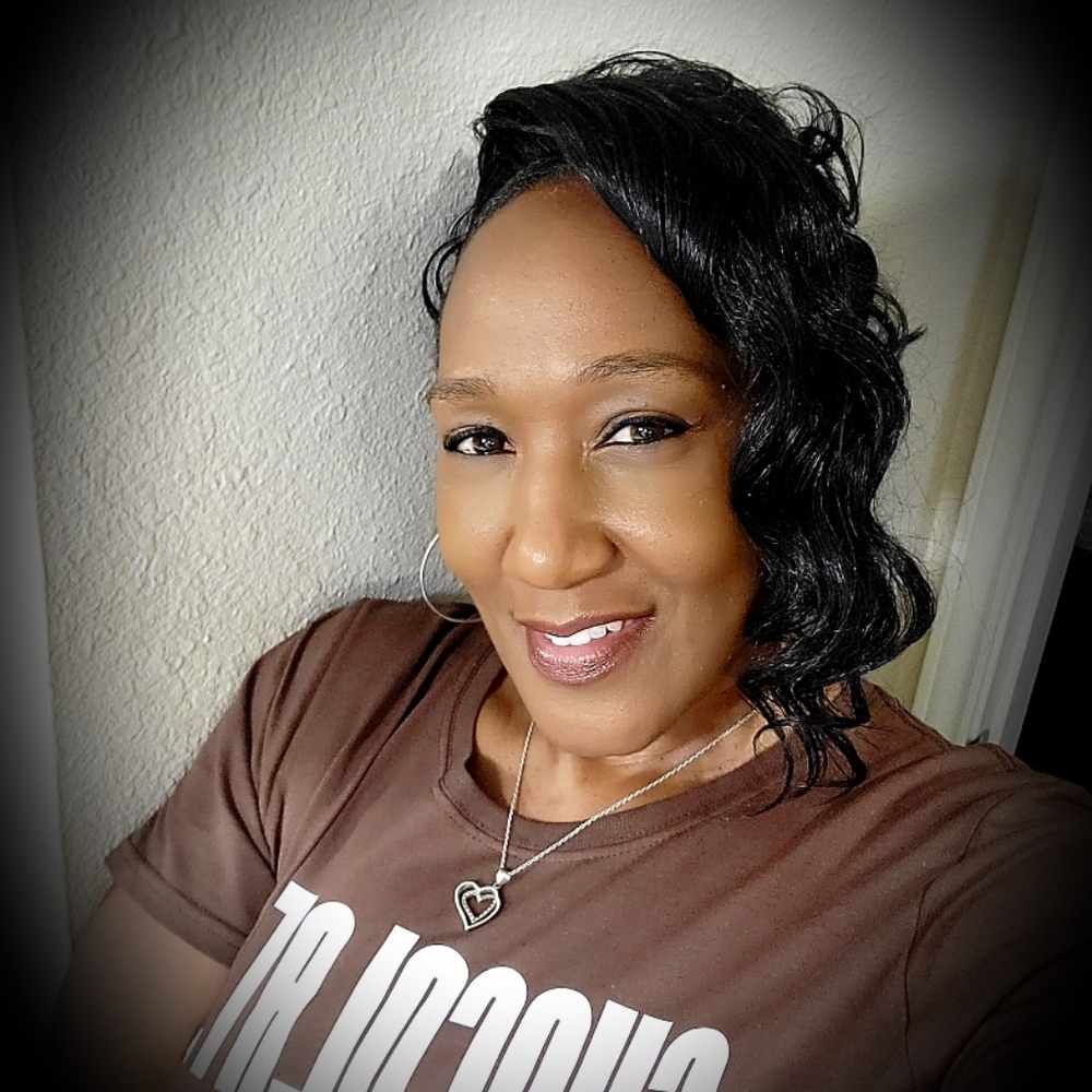 Meet your Posher, Bobbie